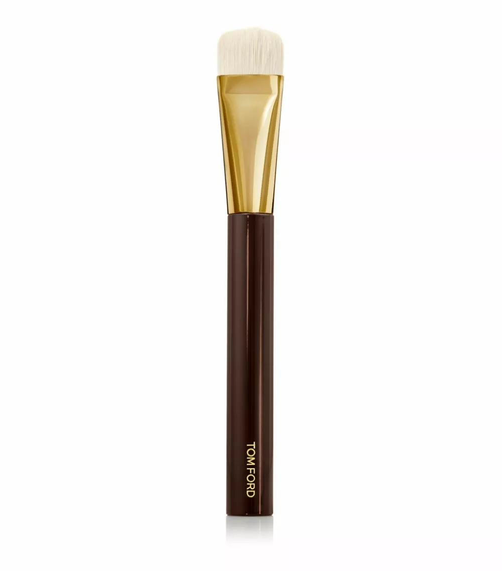 TOM FORD Shade and Illuminate Brush Powder Brushes 1 TOM FORD Shade and Illuminate Brush Powder Brushes